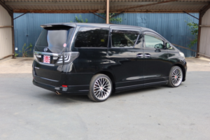 2013 Toyota Alphard 240x 8 Seats in Black — image 6