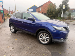 2015 Nissan Qashqai 1.5 Dci Acenta+ 2WD Euro 5 (s/s) 5dr in Blue — image 3