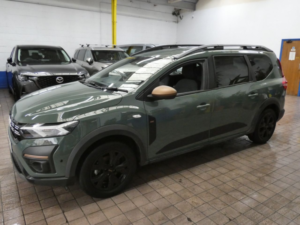 2024 Dacia Jogger 1.6 Hybrid Extreme MPV 5dr Petrol Hybrid Auto Euro 6 (s/s) (140 Ps) in Green — image 6