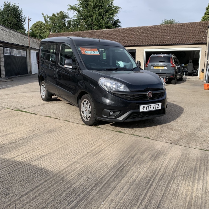 2017 Fiat Doblo 1.6 Dobl? 1.6 16v Multijet 95hp Easy Air in Black — image 1
