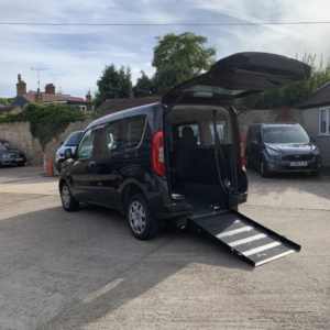 2017 Fiat Doblo 1.6 Dobl? 1.6 16v Multijet 95hp Easy Air in Black — image 2