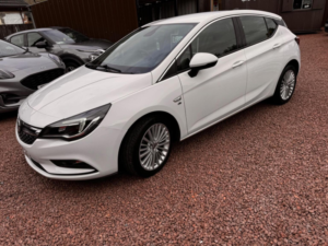 2016 Vauxhall Astra 1.4i Turbo Elite Nav Euro 6 5dr in White — image 3