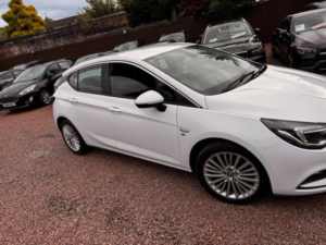 2016 Vauxhall Astra 1.4i Turbo Elite Nav Euro 6 5dr in White — image 6