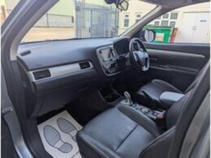 2015 Mitsubishi Outlander 2.0h 12kwh Gx4h CVT 4WD Euro 5 (s/s) 5dr in Grey — image 4