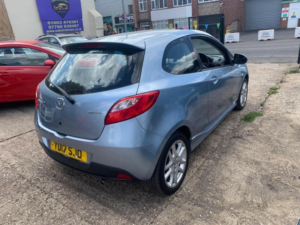 2012 Mazda Mazda2 1.3 Tamura Euro 5 3dr in Blue — image 4