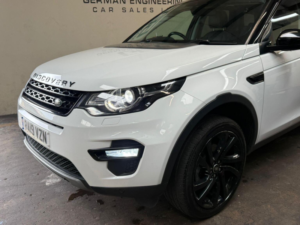 2019 Land Rover Discovery Sport 2.0 Td4 Hse Auto 4WD Euro 6 (s/s) 5dr in White — image 3