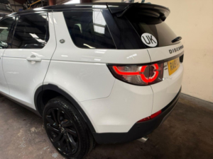 2019 Land Rover Discovery Sport 2.0 Td4 Hse Auto 4WD Euro 6 (s/s) 5dr in White — image 6