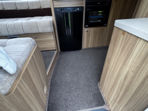 2014 Elddis Accordo 105 2.2 Hdi 333 in White — image 6