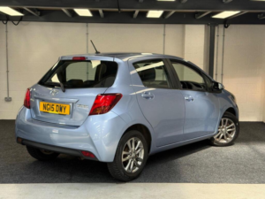 2015 Toyota Yaris 1.33 Dual Vvt-I Icon Euro 5 5dr Euro 5 — image 3