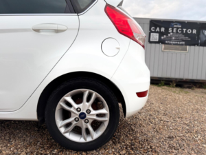 2016 Ford Fiesta 1.6 Zetec Powershift Euro 6 5dr in White — image 6