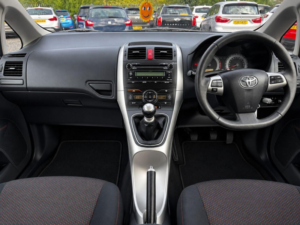 2011 Toyota Auris 1.6 V-Matic Sr Euro 5 5dr in Grey — image 3
