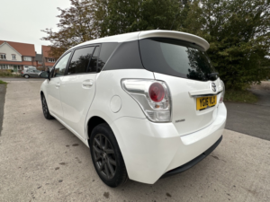 2016 Toyota Verso 1.6 D-4d Trend Plus in White — image 2