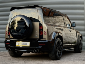 2020 Land Rover Defender 110 2.0 Sd4 S in Brown — image 3