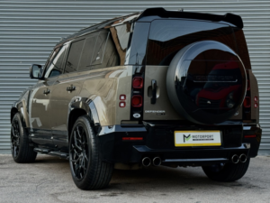 2020 Land Rover Defender 110 2.0 Sd4 S in Brown — image 4