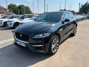 2019 Jaguar F-Pace 2.0 D165 R-Sport Euro 6 (s/s) 5dr in Black — image 5