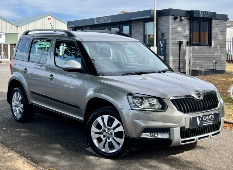 2017 Skoda Yeti 2.0 Tdi Se L Drive in Beige — image 1