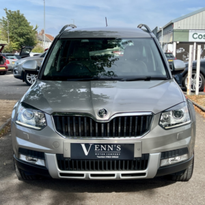 2017 Skoda Yeti 2.0 Tdi Se L Drive in Beige — image 2