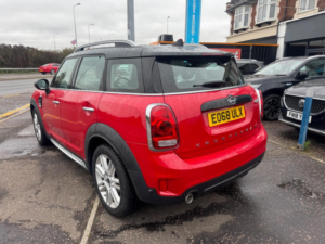 2018 MINI Countryman 2.0 Cooper D Euro 6 (s/s) 5dr in Red — image 3