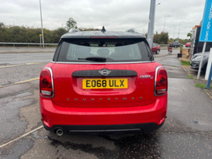 2018 MINI Countryman 2.0 Cooper D Euro 6 (s/s) 5dr in Red — image 4