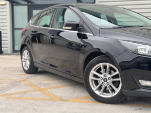 2016 Ford Focus 1.0t Ecoboost Zetec Euro 6 (s/s) 5dr in Black — image 3