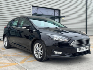 2016 Ford Focus 1.0t Ecoboost Zetec Euro 6 (s/s) 5dr in Black — image 4
