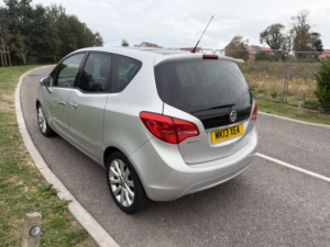 2013 Vauxhall Meriva 1.4 T 16v Se in Silver — image 4