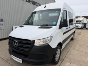 2020 Mercedes-Benz Sprinter Camper Van Pro Conversion Mwb 2.0cdi in White — image 5