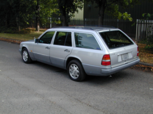 1995 Mercedes-Benz 320 Ref 8724 - Mercedes Benz W124 E320 Estate 7 Seater Automat in Silver — image 5