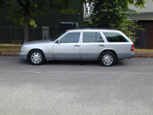1995 Mercedes-Benz 320 Ref 8724 - Mercedes Benz W124 E320 Estate 7 Seater Automat in Silver — image 6