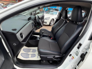2012 Toyota Yaris 1.33 Dual Vvt-I Trend Euro 5 5dr in White — image 4
