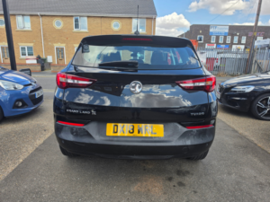 2018 Vauxhall Grandland X 1.2 Turbo Se SUV 5dr Petrol Auto Euro 6 (s/s) (130 Ps) in Black — image 4