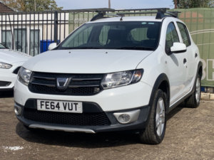 2014 Dacia Sandero Stepway 1.5 Stepway Laureate Dci 90 in White — image 3