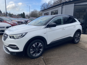 2020 Vauxhall Grandland X 1.2 Turbo Sri Nav in White — image 4