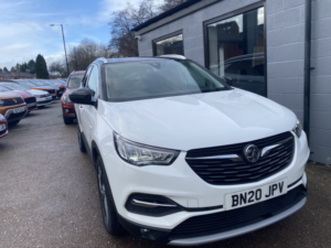 2020 Vauxhall Grandland X 1.2 Turbo Sri Nav in White — image 5