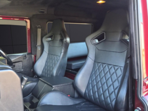 2015 Land Rover Defender 90 2.2 Tdci Hard Top SUV 4WD Swb Euro 5 3dr in Red — image 5