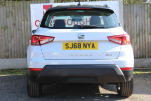 2018 SEAT Arona 1.0 Tsi Se Technology in White — image 5