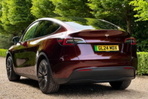 2024 Tesla Model Y (dual Motor) Long Range Auto 4wde 5dr in Red — image 4