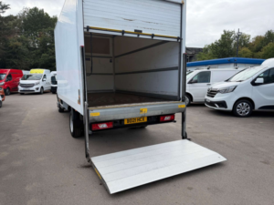 2021 Ford Transit 2.0 350 Ecoblue Hd Leader Chassis Cab 2dr Diesel Manual Rwd L4 Euro 6 (s/s) (drw) (130 Ps) in White — image 5