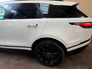 2018 Land Rover Range Rover Velar 2.0 D180 R-Dynamic Se Auto 4WD Euro 6 (s/s) 5dr in White — image 5