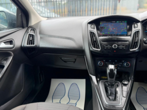 2016 Ford Focus 1.0t Ecoboost Titanium Auto Euro 6 (s/s) 5dr in Grey — image 4
