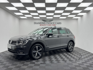 2018 Volkswagen Tiguan 2.0 Tdi Se in Grey — image 3