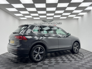 2018 Volkswagen Tiguan 2.0 Tdi Se in Grey — image 6