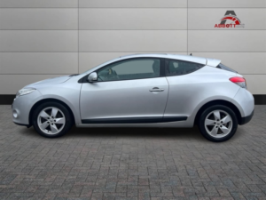 2009 Renault Megane 1.6 16v Dynamique in Silver — image 4