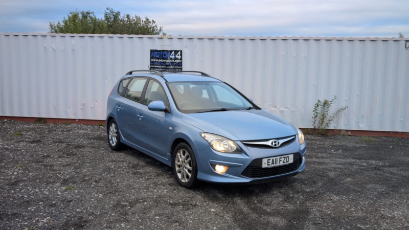 2011 Hyundai I30 1.6 Crdi Comfort in Blue — image 1