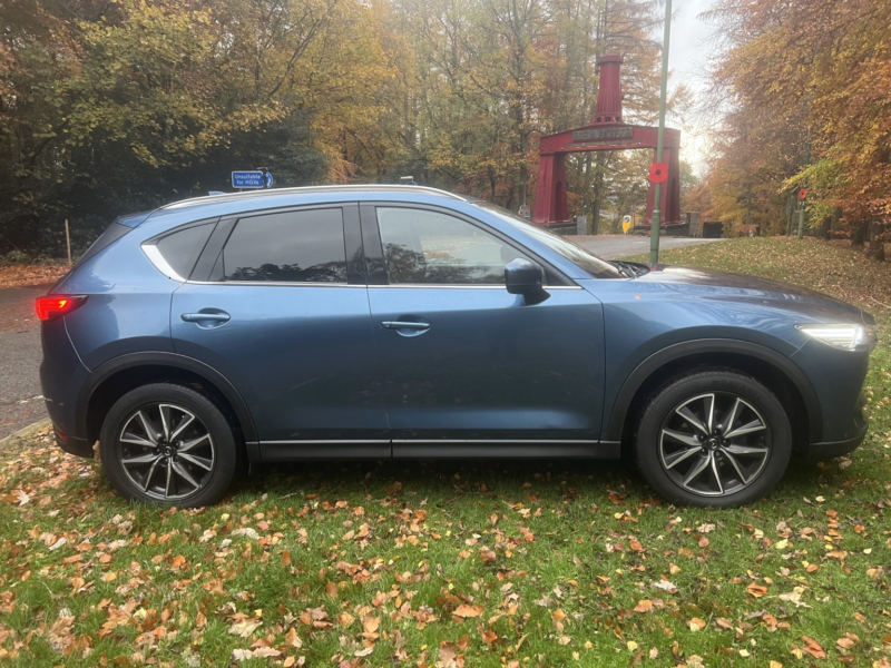 2018 Mazda Cx-5 2.2 Skyactiv-D Sport Nav in Blue — image 1