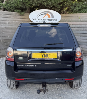 2013 Land Rover Freelander 2 2.2 Td4 Black And White in Black — image 4