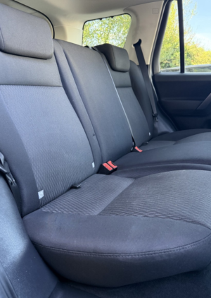 2013 Land Rover Freelander 2 2.2 Td4 Black And White in Black — image 6