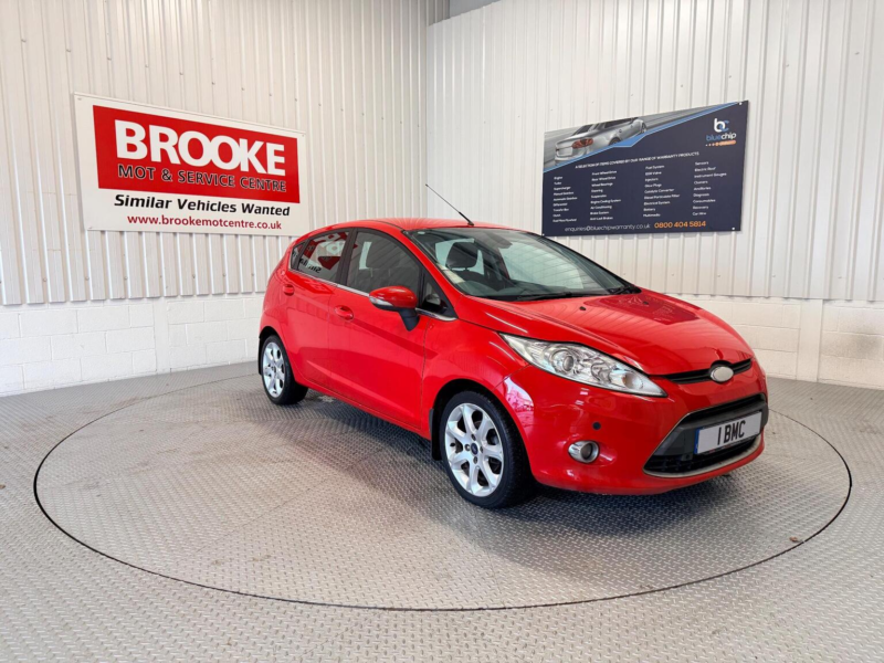 2009 Ford Fiesta 1.6 Tdci Titanium 5dr in Red — image 1