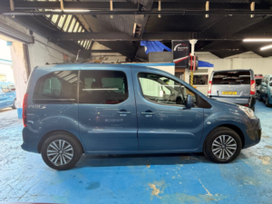 2017 Peugeot Partner 1.6 in Blue — image 4