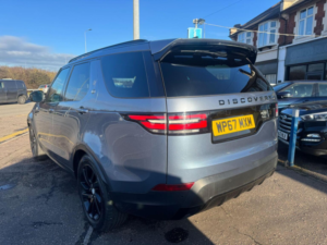 2018 Land Rover Discovery 2.0 Sd4 Hse Auto 4WD Euro 6 (s/s) 5dr in Blue — image 3